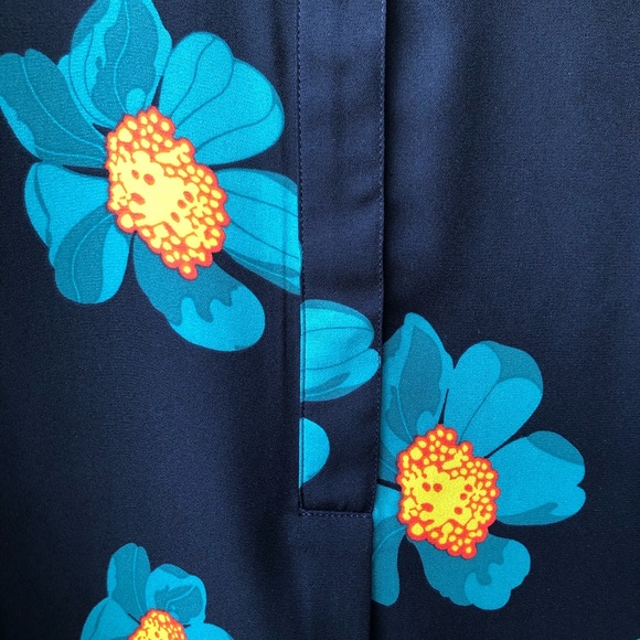 Banana Republic Floral Long Sleeve - Picture 4 of 4